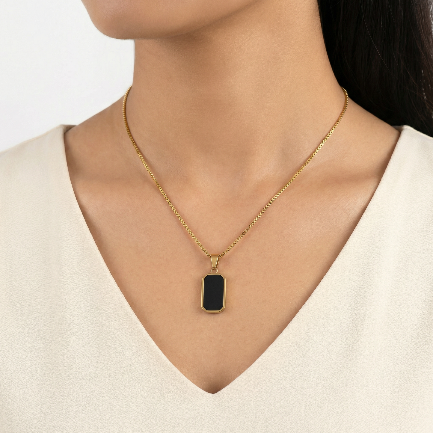 BLACK PENDANT NECKCHAIN ( Anti tarnish )