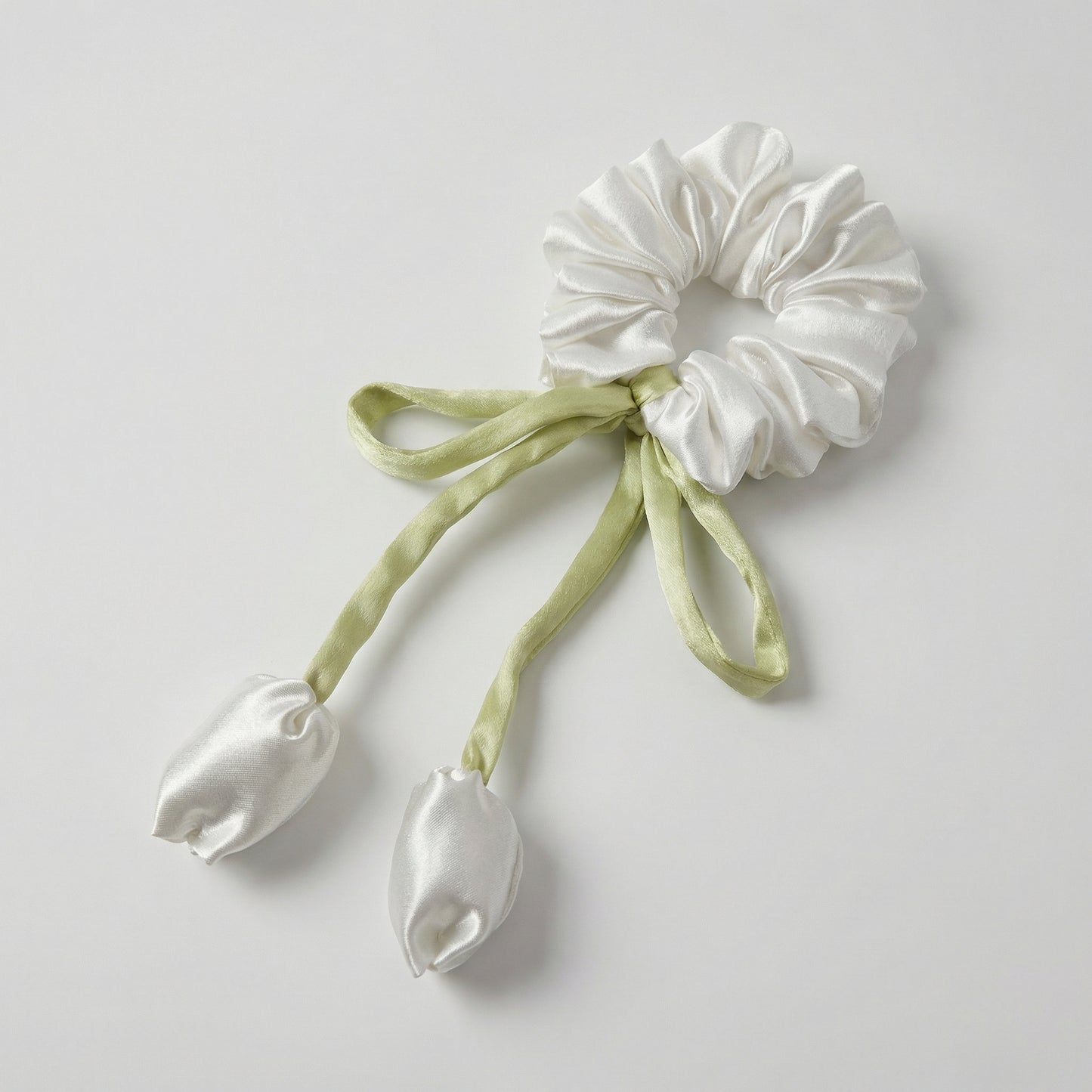 WHITE TULIP SCRUNCHIE