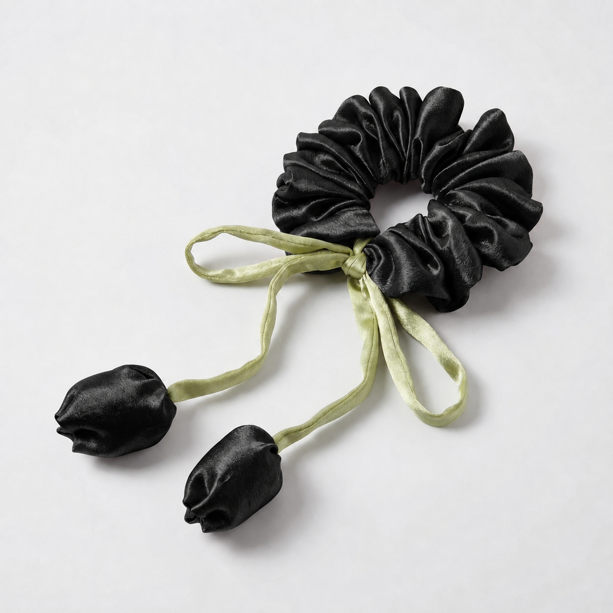 BLACK TULIP SCRUNCHIE